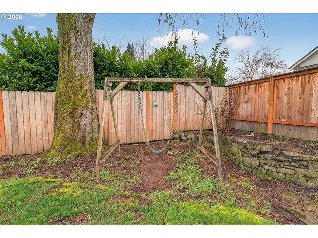 911 Nw FARGO St, Camas, WA 98607