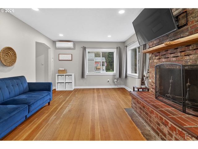 911 Nw FARGO St, Camas, WA 98607