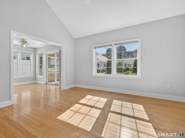 15 Silverbrook Lane 15, Clinton, CT 06413