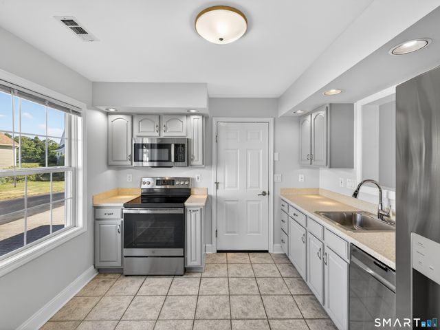 15 Silverbrook Lane 15, Clinton, CT 06413