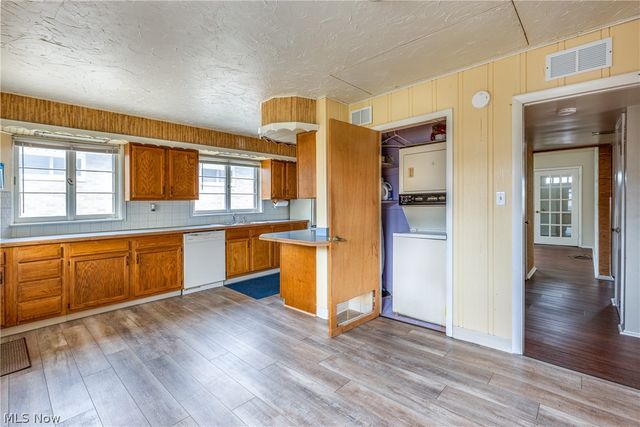 1303 Dartmoor Avenue, Parma, OH 44134