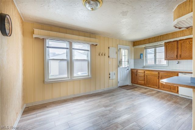 1303 Dartmoor Avenue, Parma, OH 44134