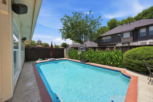 21 Heritage Way, Allen, TX 75002