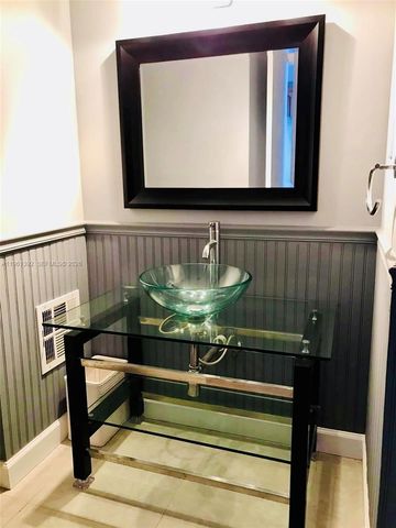 18051 Biscayne Blvd 503, Aventura, FL 33160