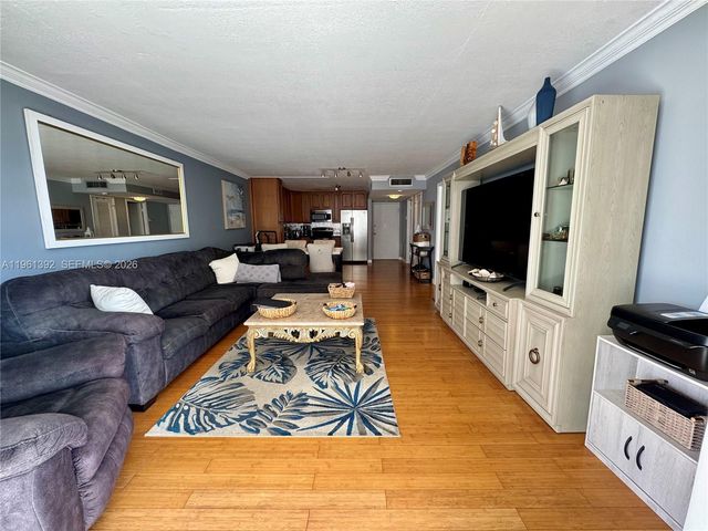 18051 Biscayne Blvd 503, Aventura, FL 33160