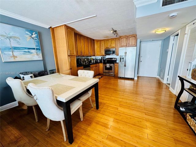 18051 Biscayne Blvd 503, Aventura, FL 33160