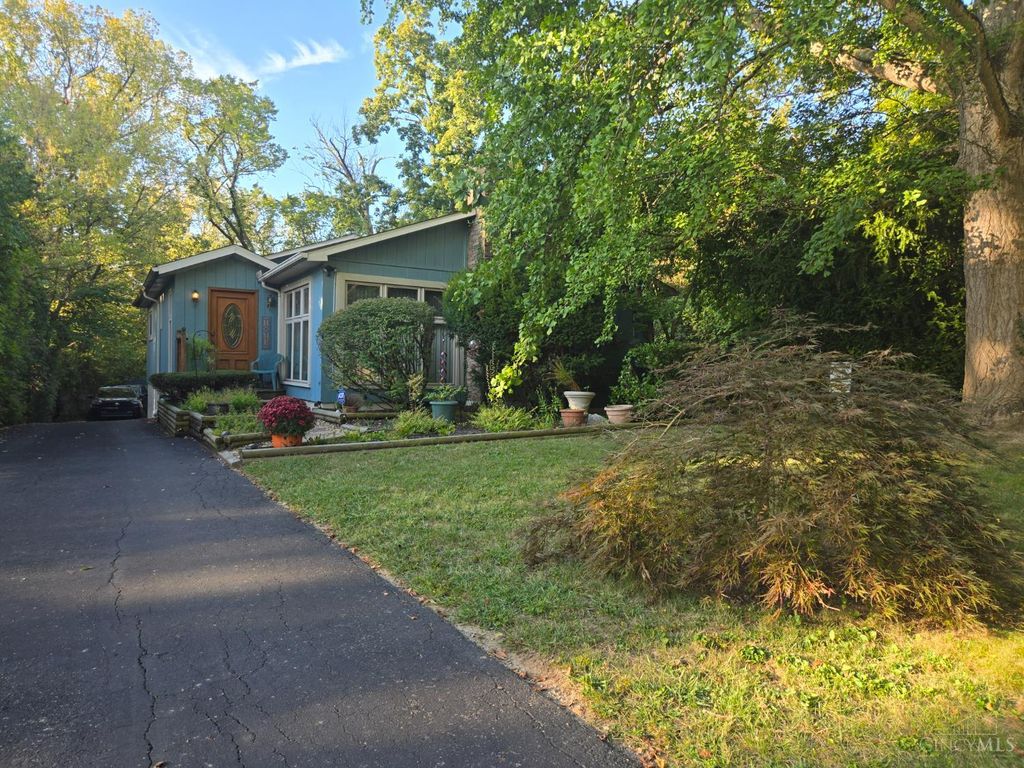 157 Bonham Road, Wyoming, OH 45215