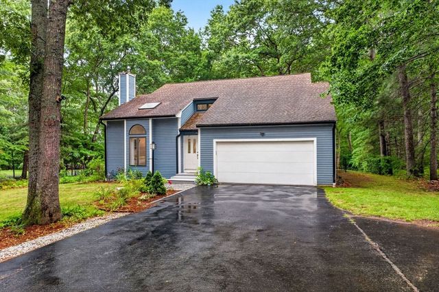 27 Walden Dr, Easton, MA 02334