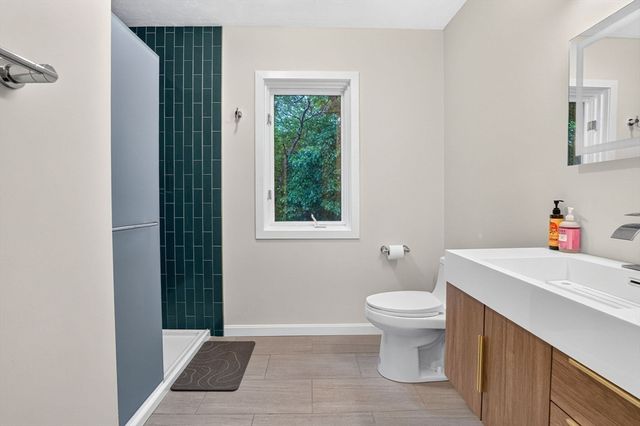 27 Walden Dr, Easton, MA 02334