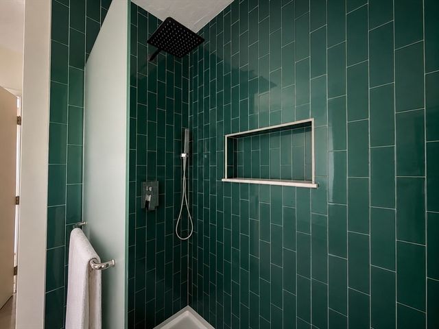 27 Walden Dr, Easton, MA 02334