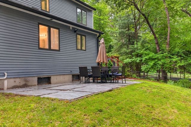 27 Walden Dr, Easton, MA 02334