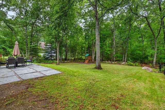 27 Walden Dr, Easton, MA 02334