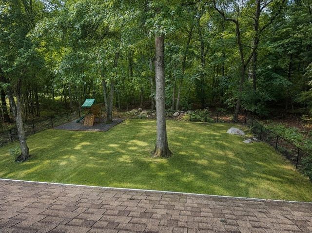 27 Walden Dr, Easton, MA 02334