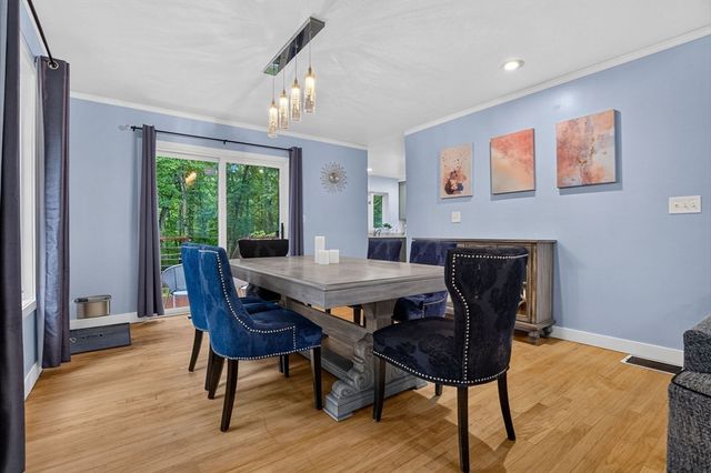 27 Walden Dr, Easton, MA 02334