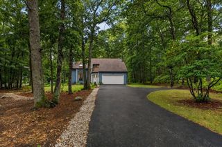 27 Walden Dr, Easton, MA 02334