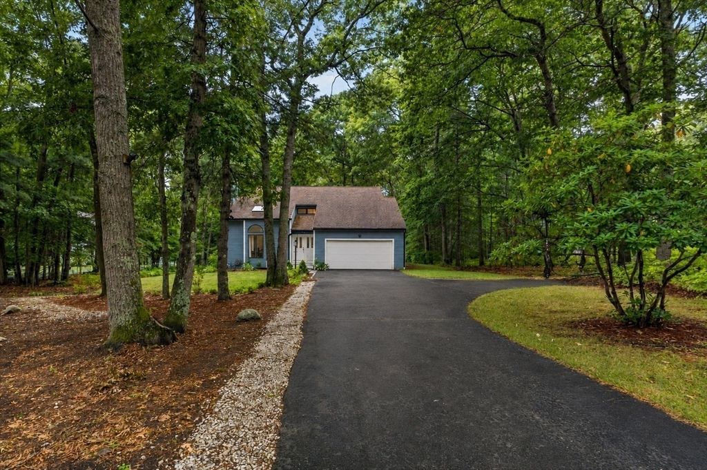 27 Walden Dr, Easton, MA 02334