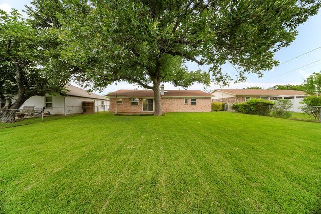 1041 Barber Street, Hurst, TX 76053