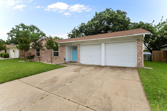 1041 Barber Street, Hurst, TX 76053