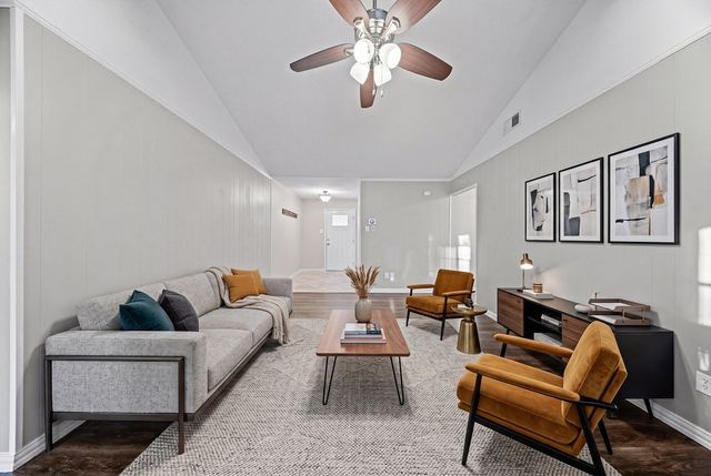 1041 Barber Street, Hurst, TX 76053