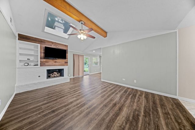 1041 Barber Street, Hurst, TX 76053