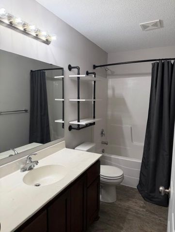 8570 Gateway Circle, Monticello, MN 55362