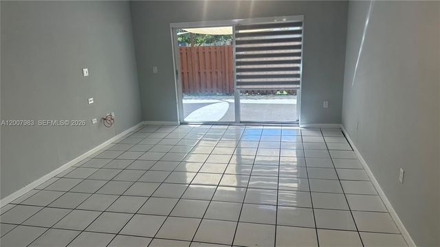 14052 SW 52nd Ter, Miami, FL 33175