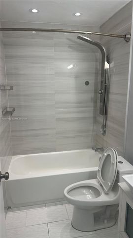 14052 SW 52nd Ter, Miami, FL 33175