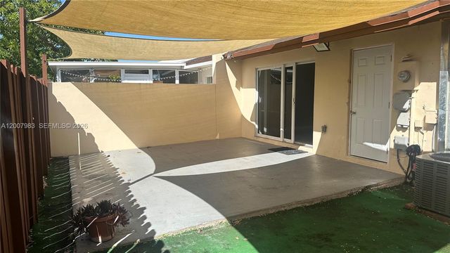 14052 SW 52nd Ter, Miami, FL 33175