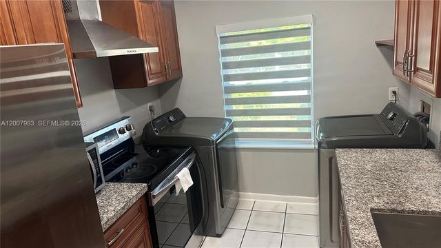 14052 SW 52nd Ter, Miami, FL 33175