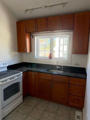 4 South Pleasant St 3, Natick, MA 01760