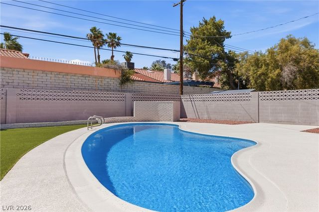 2000 Westlund Drive, Las Vegas, NV 89102
