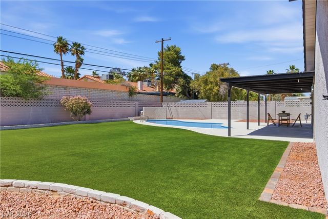 2000 Westlund Drive, Las Vegas, NV 89102