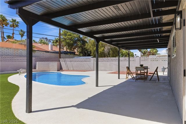 2000 Westlund Drive, Las Vegas, NV 89102