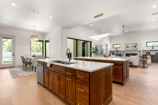 4118 W 114th Place S, Jenks, OK 74037