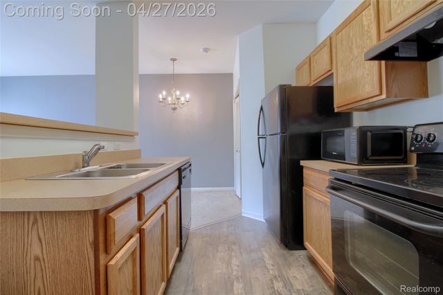 26793 Kirkway Circle, Woodhaven, MI 48183