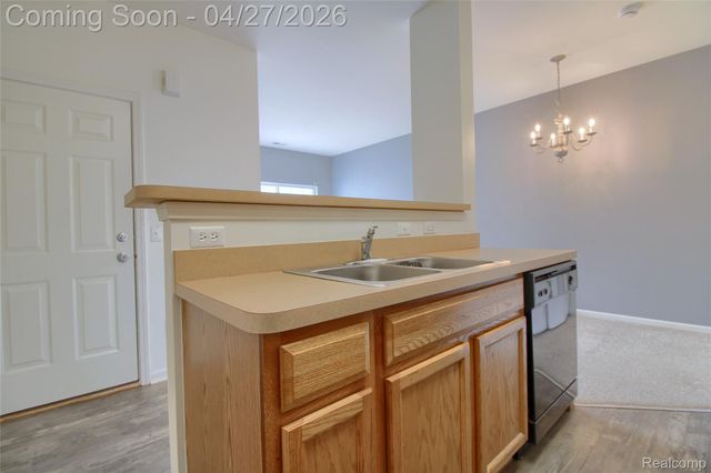 26793 Kirkway Circle, Woodhaven, MI 48183