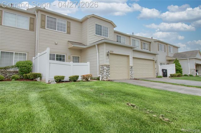 26793 Kirkway Circle, Woodhaven, MI 48183