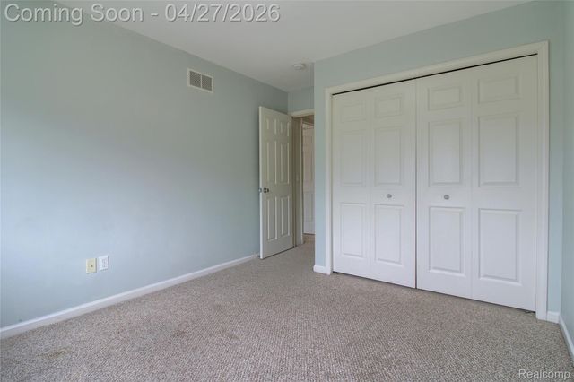 26793 Kirkway Circle, Woodhaven, MI 48183
