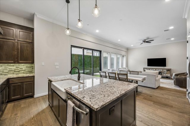 1917 Potomac Drive B, Houston, TX 77057