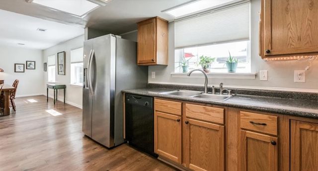809 N Cottonwood Drive, Richardson, TX 75080