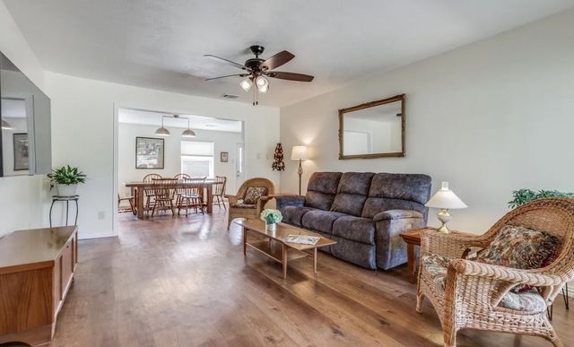 809 N Cottonwood Drive, Richardson, TX 75080