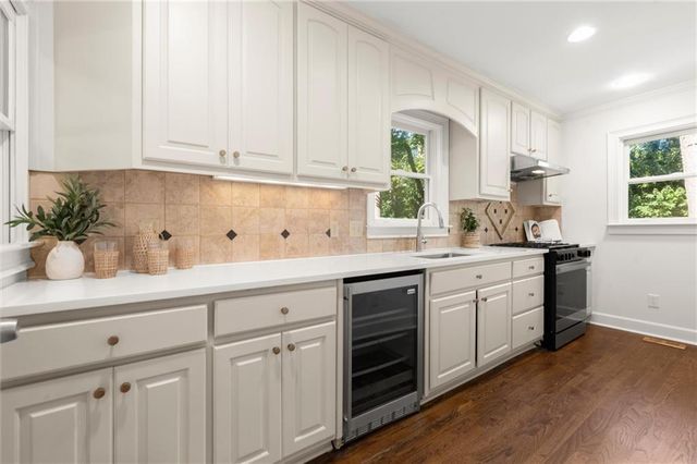 871 Chestnut Lake Drive NE, Marietta, GA 30068