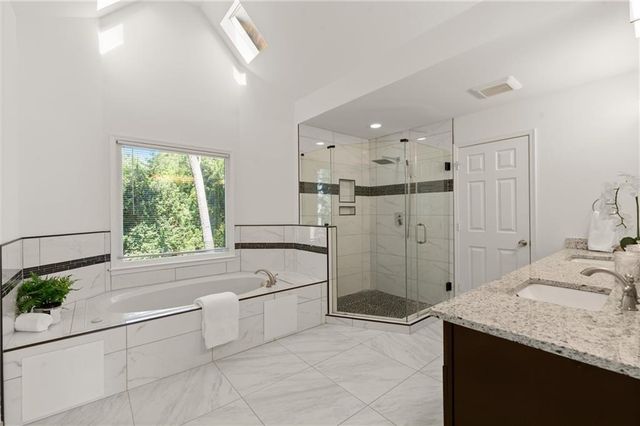 871 Chestnut Lake Drive NE, Marietta, GA 30068