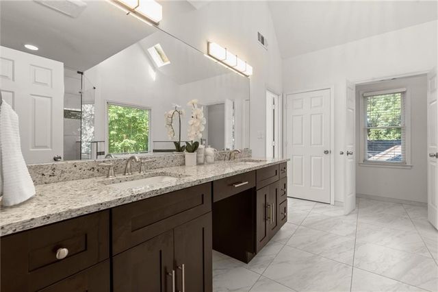 871 Chestnut Lake Drive NE, Marietta, GA 30068