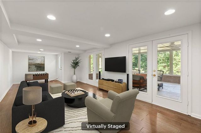 871 Chestnut Lake Drive NE, Marietta, GA 30068