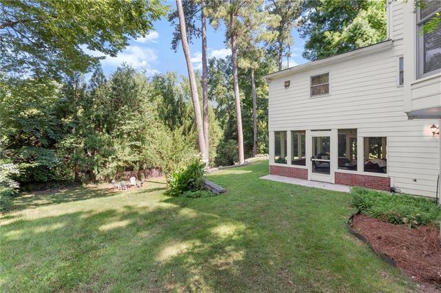 871 Chestnut Lake Drive NE, Marietta, GA 30068