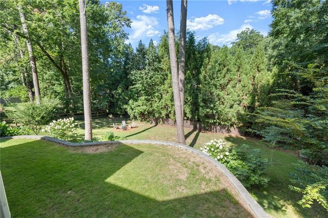 871 Chestnut Lake Drive NE, Marietta, GA 30068