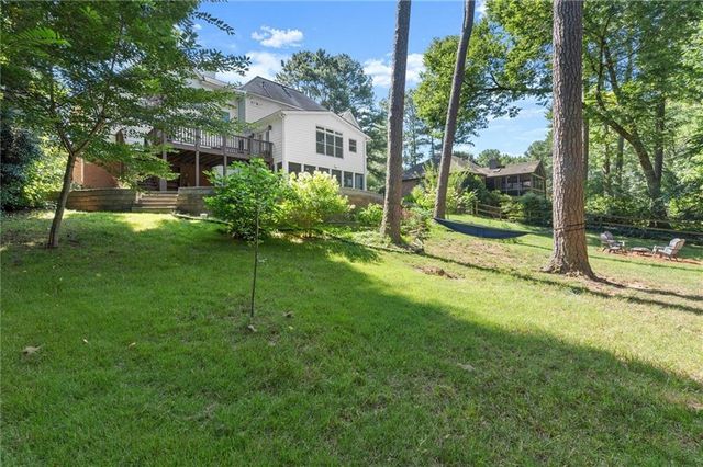 871 Chestnut Lake Drive NE, Marietta, GA 30068