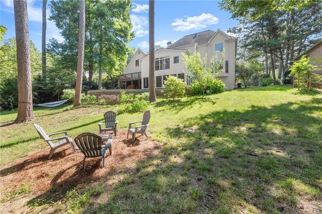 871 Chestnut Lake Drive NE, Marietta, GA 30068