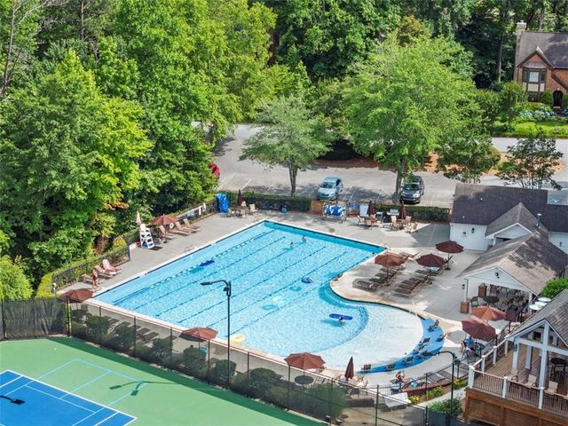 871 Chestnut Lake Drive NE, Marietta, GA 30068